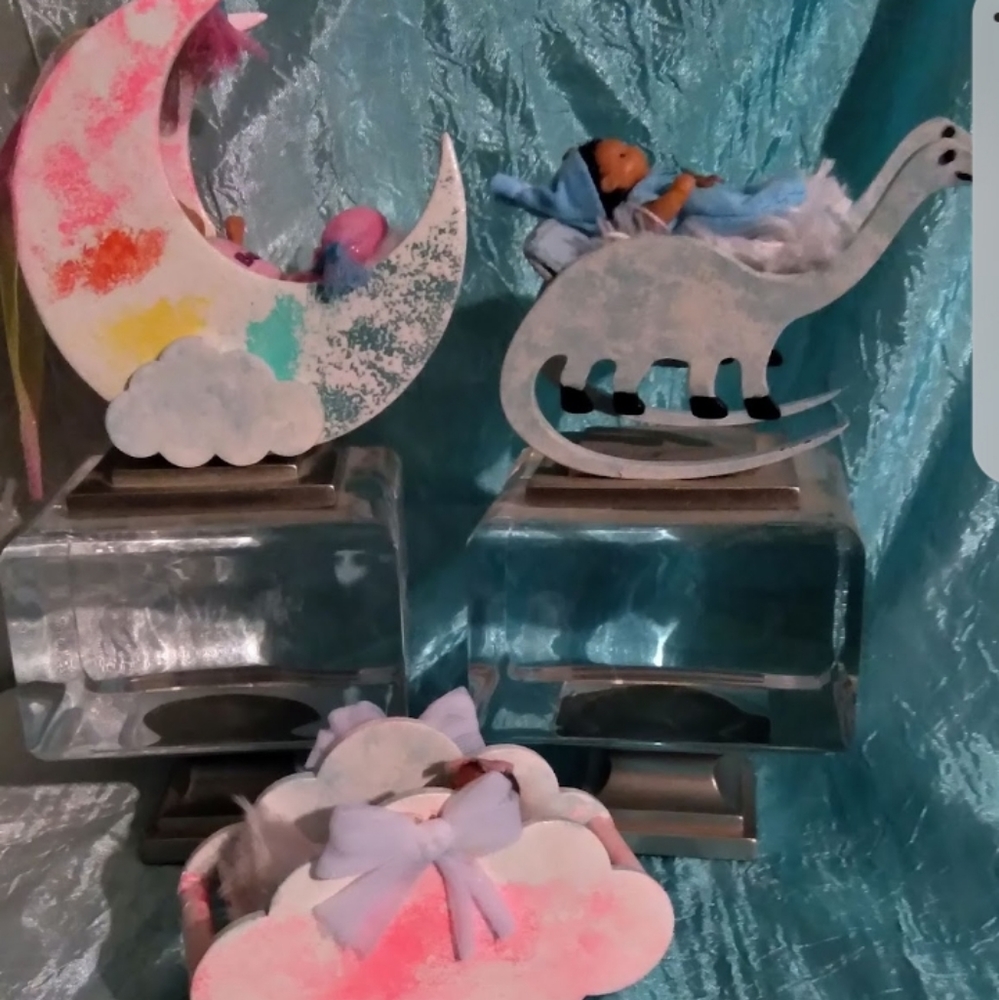 Miniture dollhouse cradle